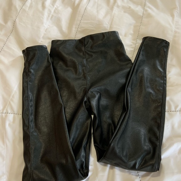 Pleather leggings - Picture 3 of 4